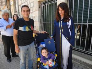 Με το μωρό στην ορκωμοσία