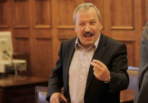 Αρνείται ο Κουσελάς ότι "πάγωσε" τον έλεγχο