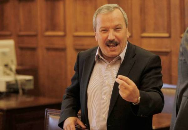 Αρνείται ο Κουσελάς ότι "πάγωσε" τον έλεγχο