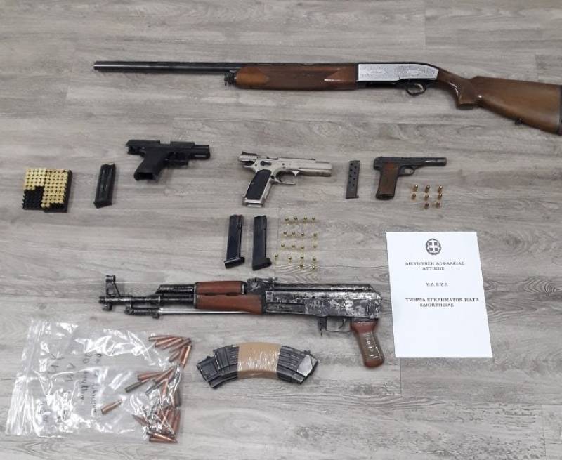 Εξαρθρώθηκε σπείρα με βαρύ οπλισμό, που λήστευε κοσμηματοπωλεία σε Τρίπολη, Χαλκίδα και Αττική (βίντεο)