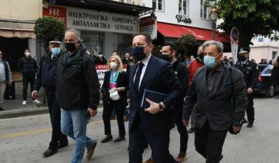 Πέτσας: Όλοι δίνουμε μαζί τη μάχη και βγαίνουμε νικητές όταν βάζουμε πλάτη