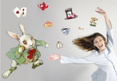 «Η Αλίκη στη χώρα των θαυμάτων» στο Ανοιχτό θέατρο Καλαμάτας