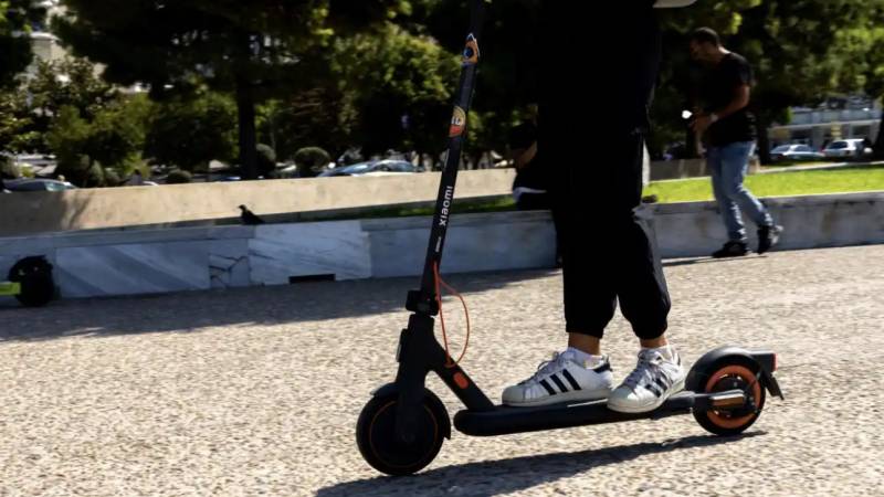 Έρχονται νέα μέτρα για τα ηλεκτρικά πατίνια: Σοκάρουν τα στοιχεία για τα τροχαία (Βίντεο)