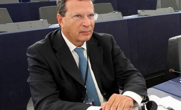 Κύρτσος: "Το παρελθόν κυνηγάει Τσίπρα και κυβέρνηση"