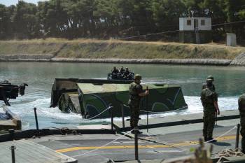 Τη νέα... ΜΟΜΑ εγκαινίασε στο Λουτράκι ο Καμμένος