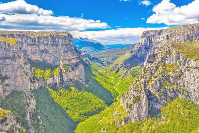 Ορειβατικός Σύλλογος Καλαμάτας: Eξόρμηση στα Ζαγοροχώρια και το φαράγγι του Βίκου