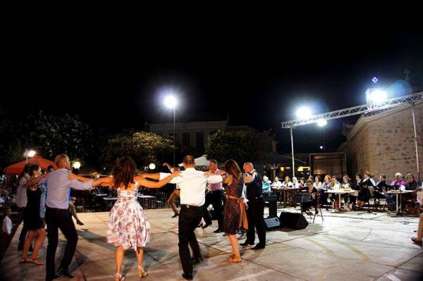 Λαικό γλέντι στους Γαργαλιάνους