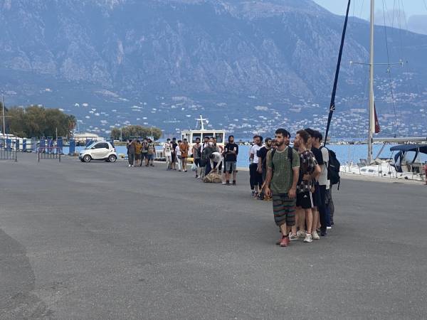 Καλαμάτα: Σύλληψη δύο Αφγανών και ενός Τούρκου για διακίνηση μεταναστών