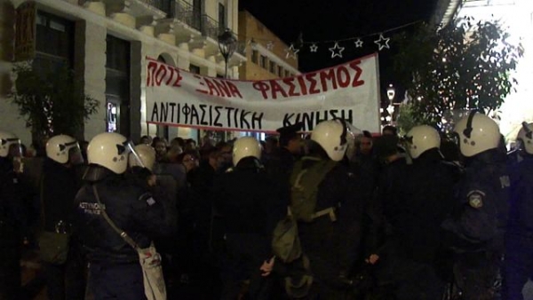 Βίντεο από τη "συνάντηση" αντιφασιστών - χρυσαυγιτών στην Καλαμάτα