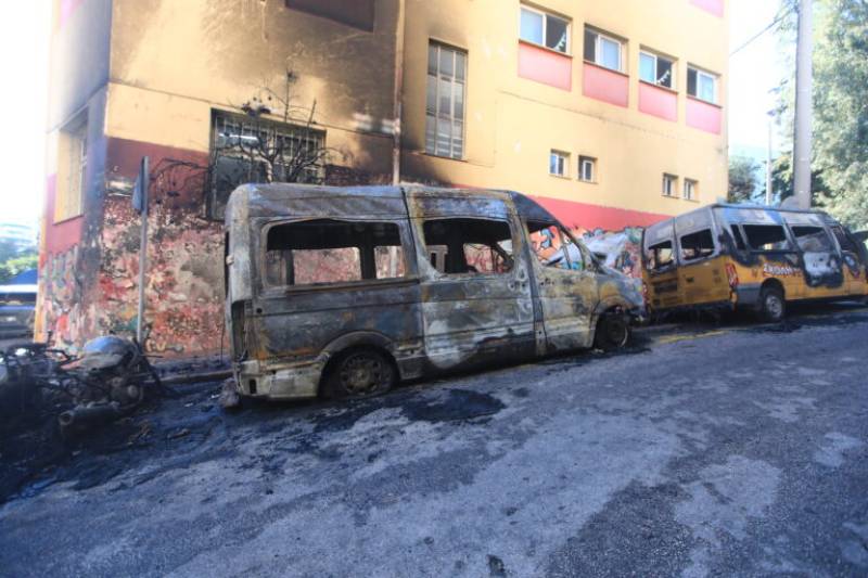 Ζωγράφου: Aνάληψη ευθύνης για τον εμπρησμό των σχολικών λεωφορείων (βίντεο)