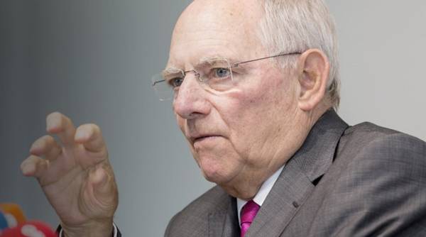 Σόιμπλε: Δύσκολο να μείνει η Ελλάδα στο ευρώ με την πολιτική Τσίπρα