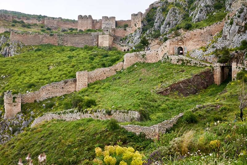 Φωτίζεται και πάλι το Κάστρο Ακροκορίνθου