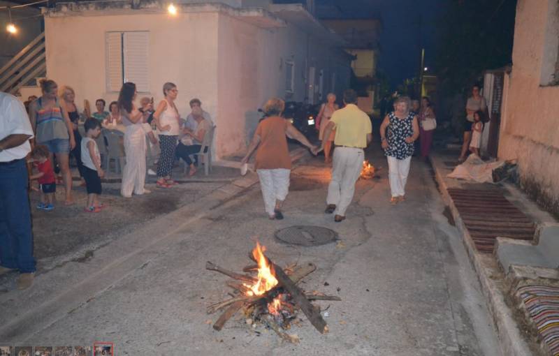 Το έθιμο του Κλήδονα αναβίωσε στη Δυτική Παραλία Καλαμάτας