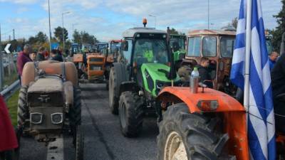 Κλειστή και σήμερα η Ε.O. Αθηνών–Θεσσαλονίκης στη Νίκαια - Κλιμακώνουν οι αγρότες