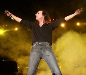 Ο Βασίλης Παπακωνσταντίνου στις 13 Ιουλίου στην Καλαμάτα (βίντεο)