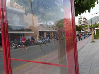 Γράφουν και στις “έξυπνες στάσεις”