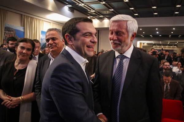 Λόγω του φλερτ με τον Τσίπρα στο Συνέδριο: “Μαύρο” από τη Ν.Δ. στη σχέση με Τατούλη