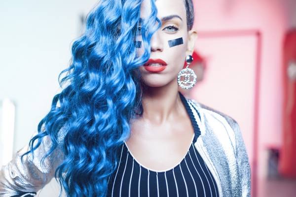 Η Κατερίνα Στικούδη στην "Ε": «Καθένας κάνει τη μουσική που τον κάνει να νιώθει καλά»