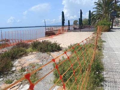 Αρνητική παρένθεση στη Ναυαρίνου