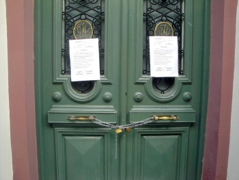 Συνεχίζουν την απεργία οι δημοτικοί υπάλληλοι