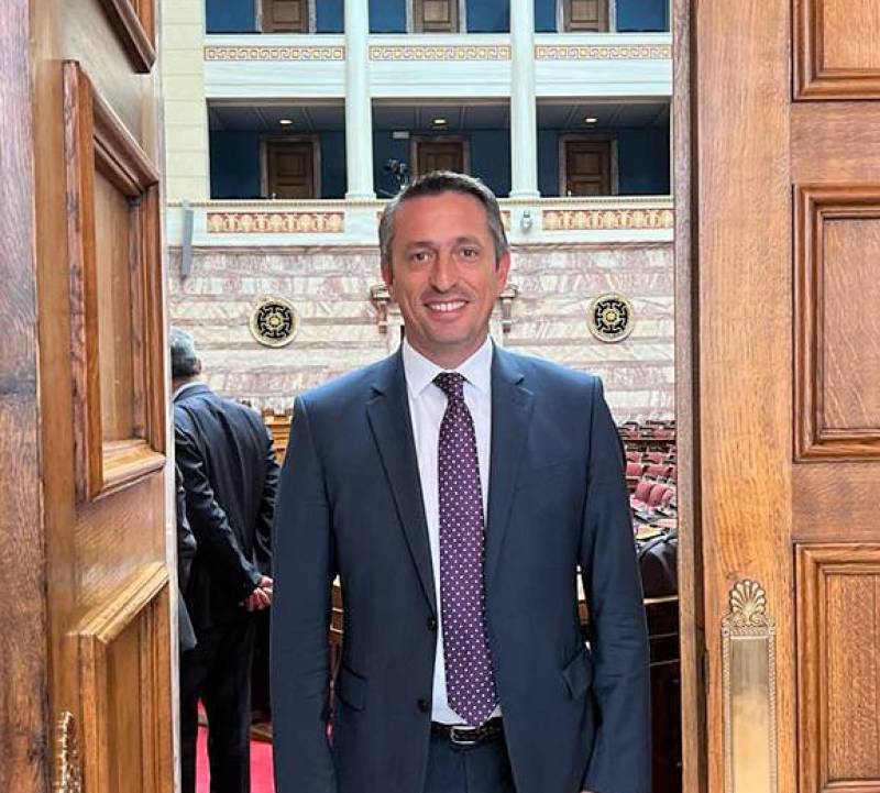 Ο Περ. Μαντάς μετά την επανεκλογή του: “Θα συνεχίσω να είμαι πάντα παρών”