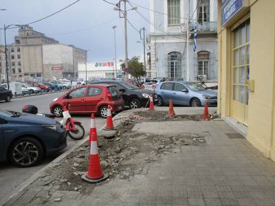 Ανακατασκευή του πεζοδρομίου