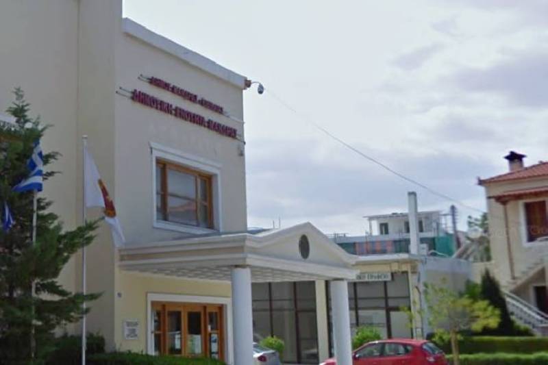 Μάνδρα: Αντιδήμαρχος χτύπησε γυναίκα αντιδήμαρχο και την έστειλε στο νοσοκομείο