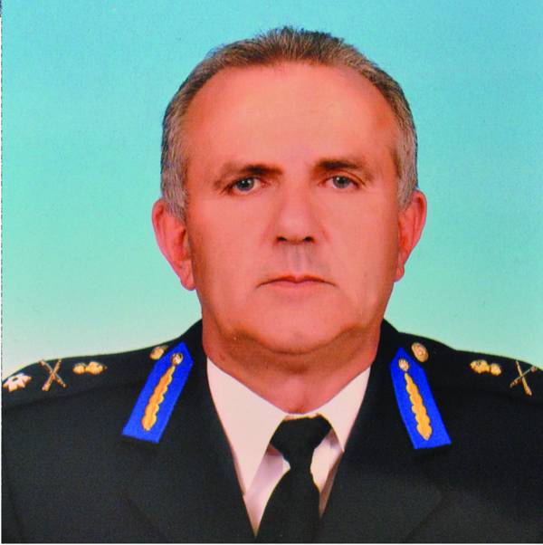 Αποστρατεύεται ο Χρ. Αθανασόπουλος