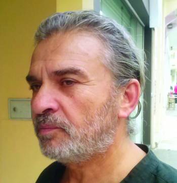 Ο Κώστας Χαλκιάς στην "Ε": "Η προχειρότητα καθορίζει τόσο το κακό ερασιτεχνικό θέατρο, όσο και το κακό επαγγελματικό"