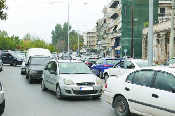 Ταλαιπωρία σε Ασπρόχωμα και Αθηνών, ενώ είναι έτοιμος ο περιφερειακός