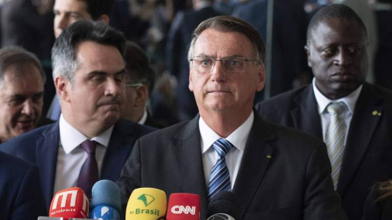 Βραζιλία: Αμφισβητεί τη νίκη Λούλα ο Μπολσονάρου