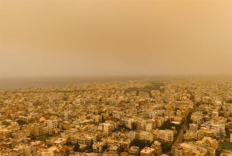 Καιρός: Θυελλώδεις βοριάδες και αφρικανική σκόνη (Βίντεο)