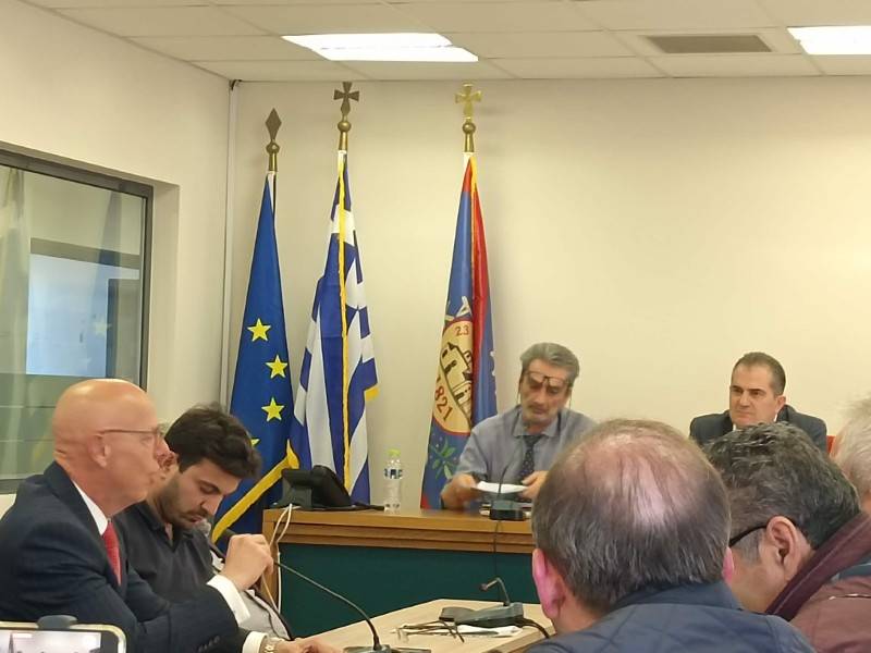 Δημοτική Επιτροπή Καλαμάτας: Διαφωνίες και εντάσεις για τους 31 συμβασιούχους