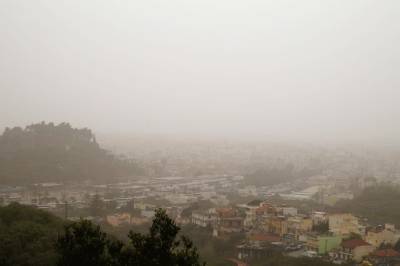 Νέα άνοδος της θερμοκρασίας, αφρικανική σκόνη και τοπικές λασποβροχές (βίντεο)