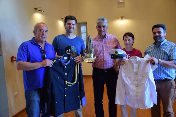 Νέες στολές και κράνη για τη Φιλαρμονική της Πύλου