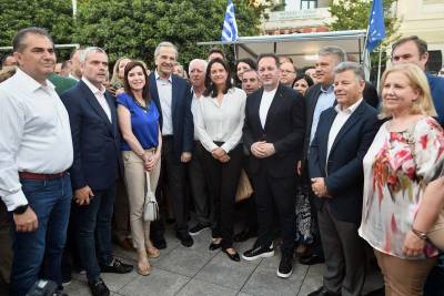 Καλαμάτα: Εγκώμια κεντρικών στελεχών της ΝΔ για Σαμαρά και "ψάρεμα" στα δεξιά του κόμματος τους