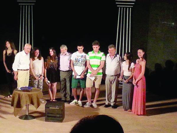 Βράβευση μαθητών στα Πλατάνια