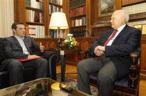 Σύγκληση Συμβουλίου Αρχηγών, άμεσες εκλογές και συναίνεση για τον νέο Πρόεδρο ζήτησε ο Τσίπρας από τον Παπούλια