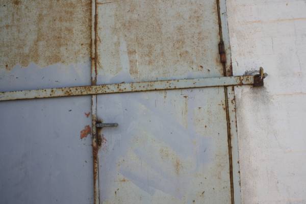 ΠΑΣΟΚ: Παρακρατικοί κατέβασαν τους διακόπτες στο Λυκόδημο