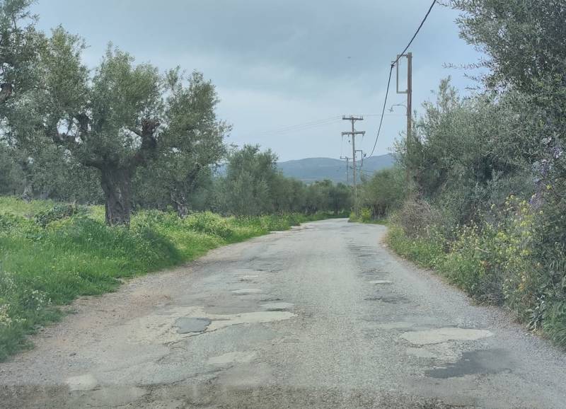 Νέα Κορώνη – Χωματερό - Καπλάνι – Φοινικούντα: Παρέμβαση Περιφέρειας για τον δρόμο ζητεί ο Μάκαρης (βίντεο)