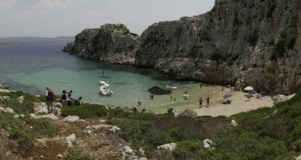 Εξόρμηση στη νήσο Πρώτη