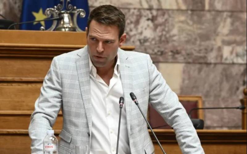 Κασσελάκης: «Δεν θυμάμαι τι έγραφα, ήμουν 24 ετών» - Τα άρθρα για απολύσεις και μειώσεις μισθών