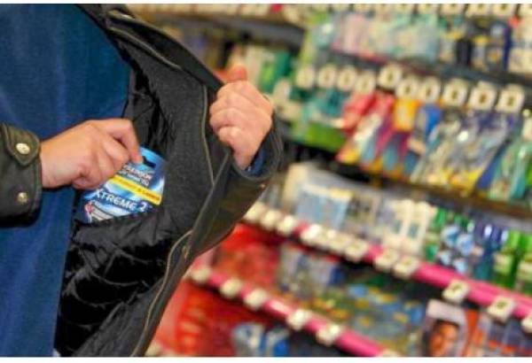 Εξιχνιάστηκαν 8 κλοπές σε σούπερ μάρκετ σε Κορινθία και Αττική