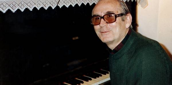 Αφιέρωμα στον Σταύρο Κουγιουμτζή στο Περιγιάλι Κορινθίας