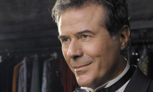 Ο Τάκης Χρυσικάκος στην "Ε": «Ο κόσμος δεν αντιδρά γιατί πιστεύει ότι δεν θα αλλάξει τίποτα»