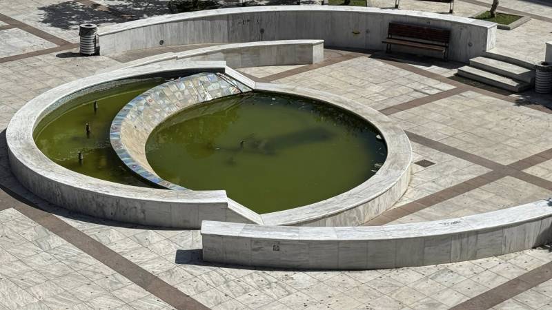 Παράπονα για το σιντριβάνι