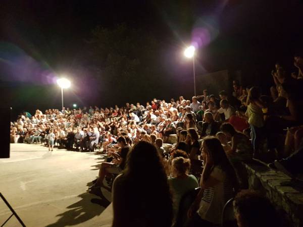 «Θανασάκης ο πολιτευόμενος» στην έναρξη της Τράπεζα Αλληλεγγύης Δήμου Οιχαλίας