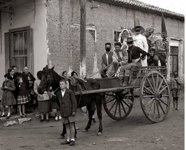 Eπί Τάπητος: Μετά τους καλικάντζαρους οι... καρνάβαλοι