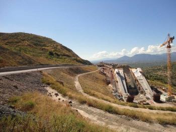 Υπουργείο Ανάπτυξης: Το Ελεγκτικό αποφασίζει για το Παραδείσια - Τσακώνα. Τίποτα νεότερο δεν είπε σήμερα ο Καλογιάννης