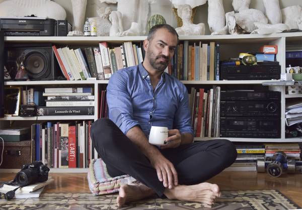 Ο εικαστικός Διονύσης Χριστοφιλογιάννης στην «Ε»: «Οι περιορισμοί οδηγούν τελικά σε ένα είδος λύτρωσης και ελευθερίας»